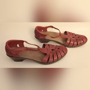 Clark's Collection Closed Toe Heel Sandals